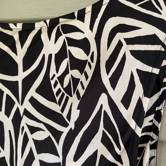 Vintage TALBOTS dead-stock NWT Pure Silk Blouse tropical sleeveless pretty sz 10 - Picture 13 of 13
